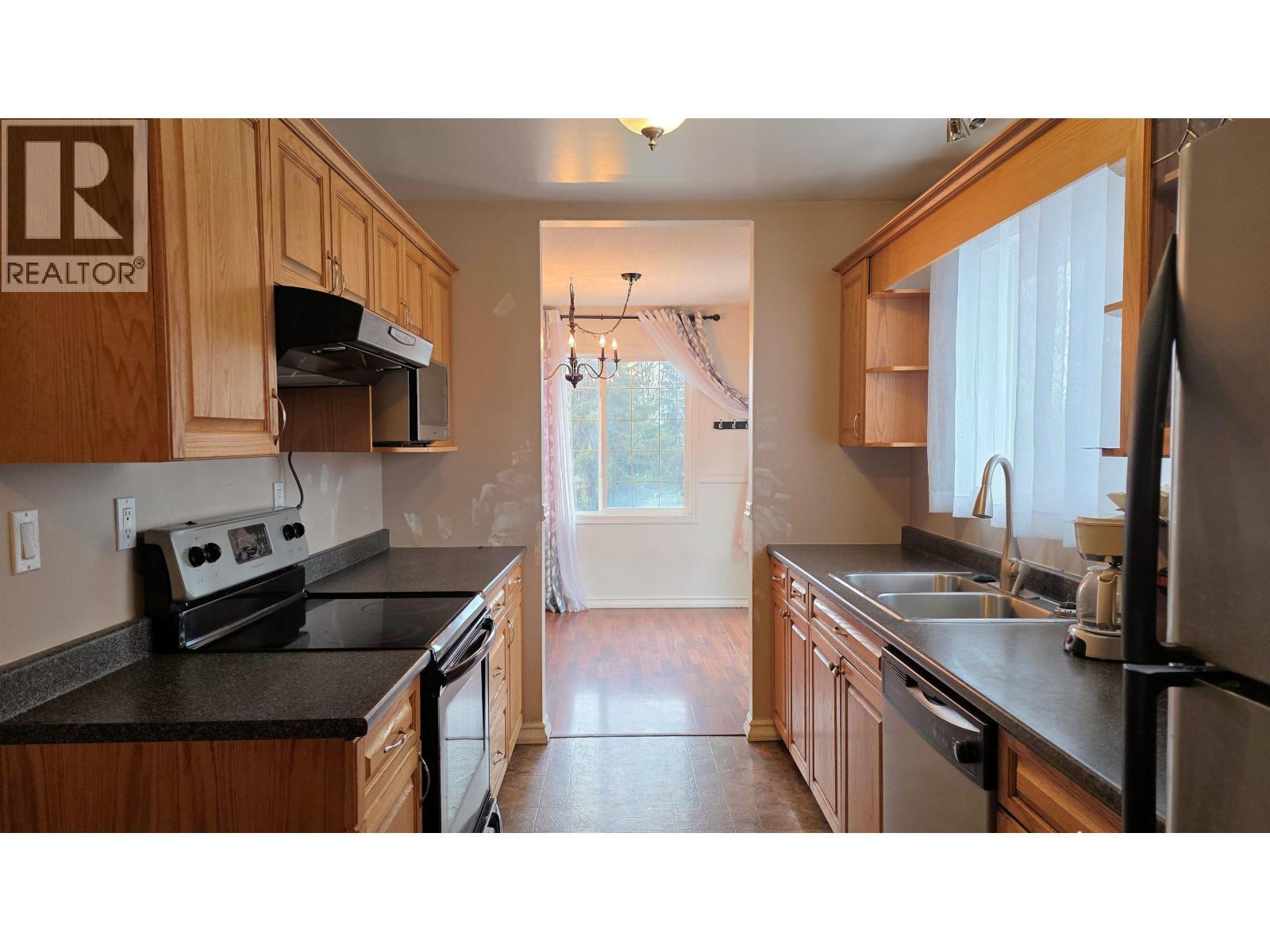 2895 Pearson Road, Houston, BC - Indoor Photo Showing Kitchen With Double Sink