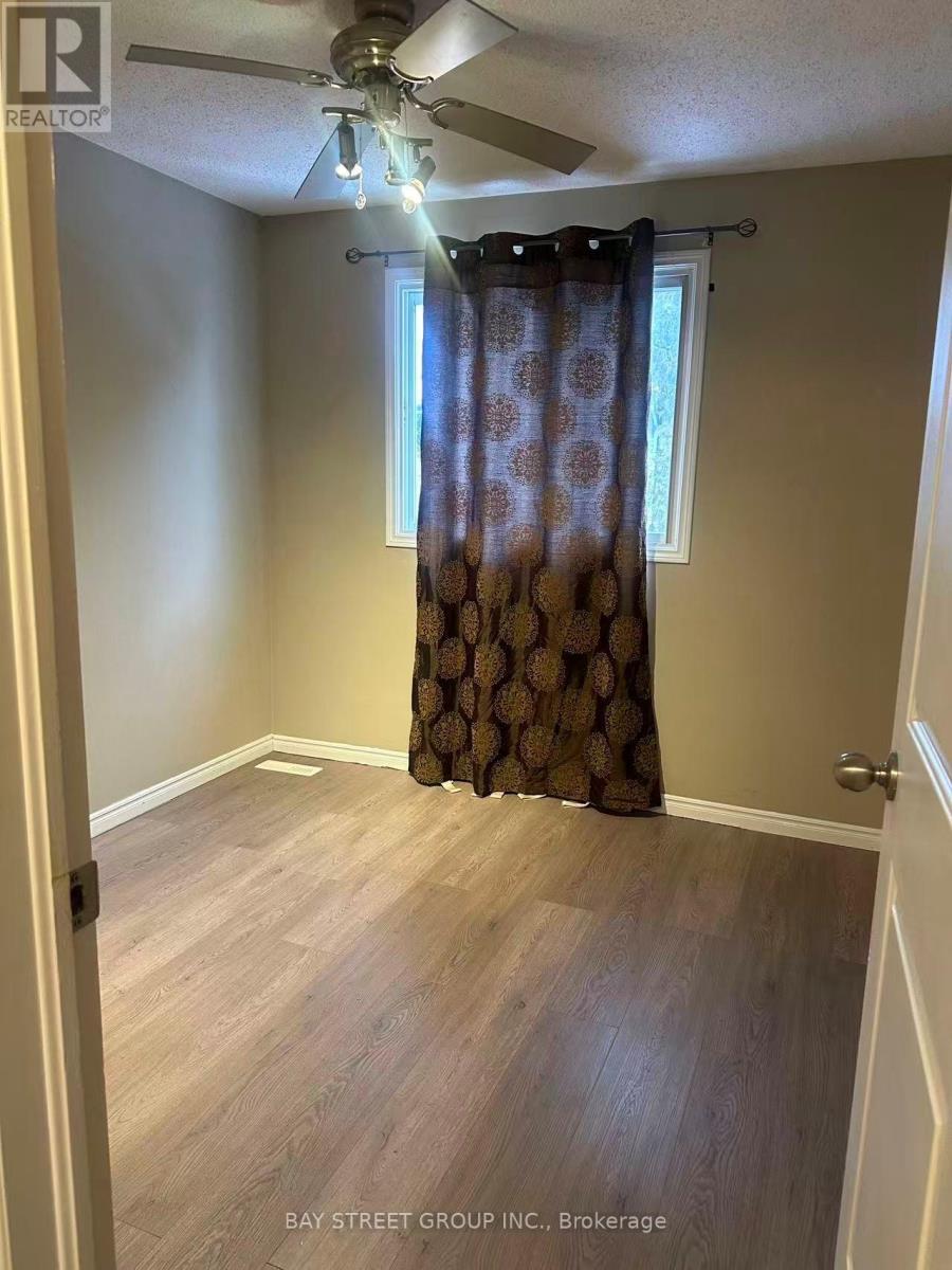 135 Walmer Gardens, London North, ON - Indoor Photo Showing Other Room