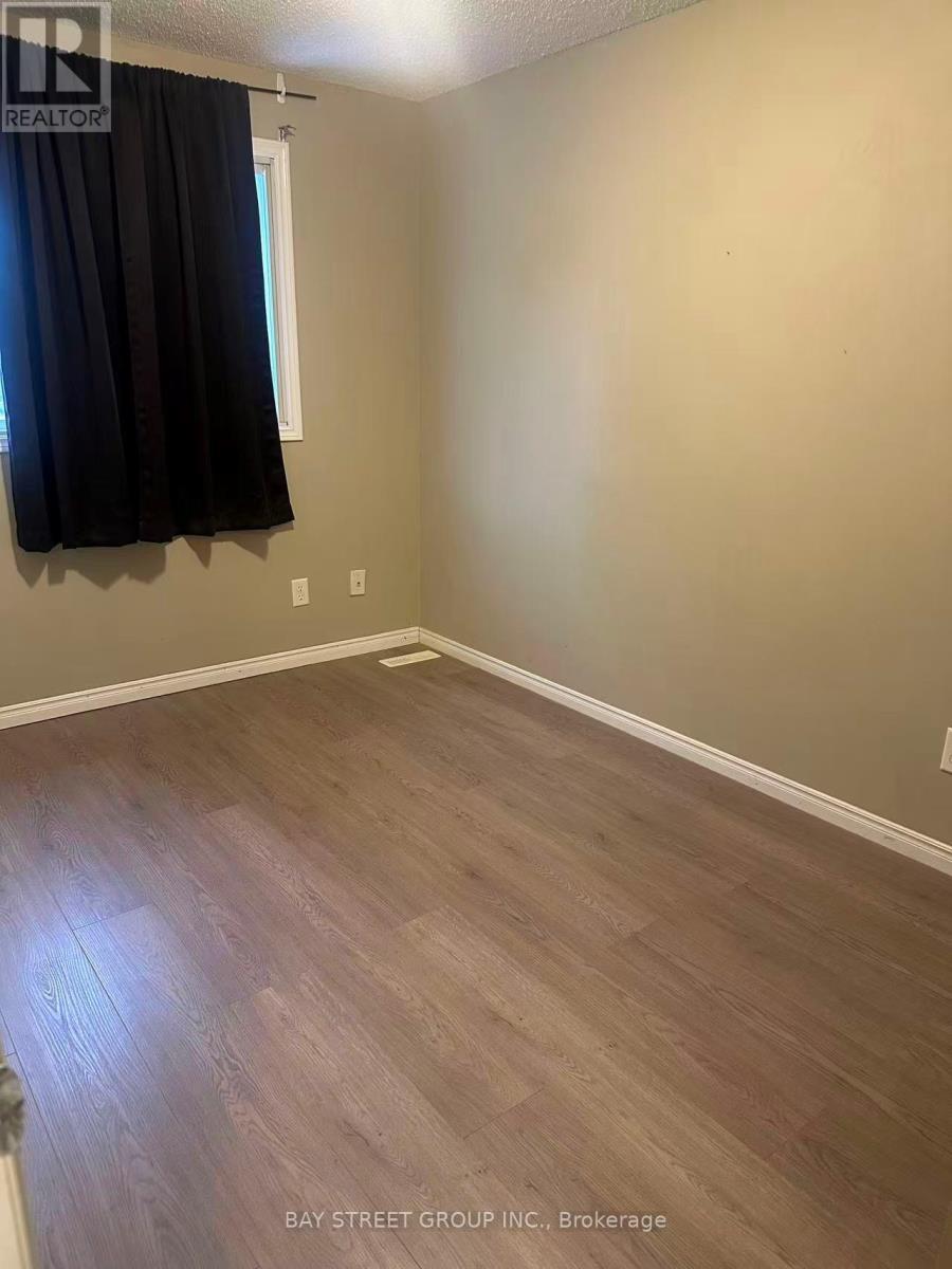 135 Walmer Gardens, London North, ON - Indoor Photo Showing Other Room