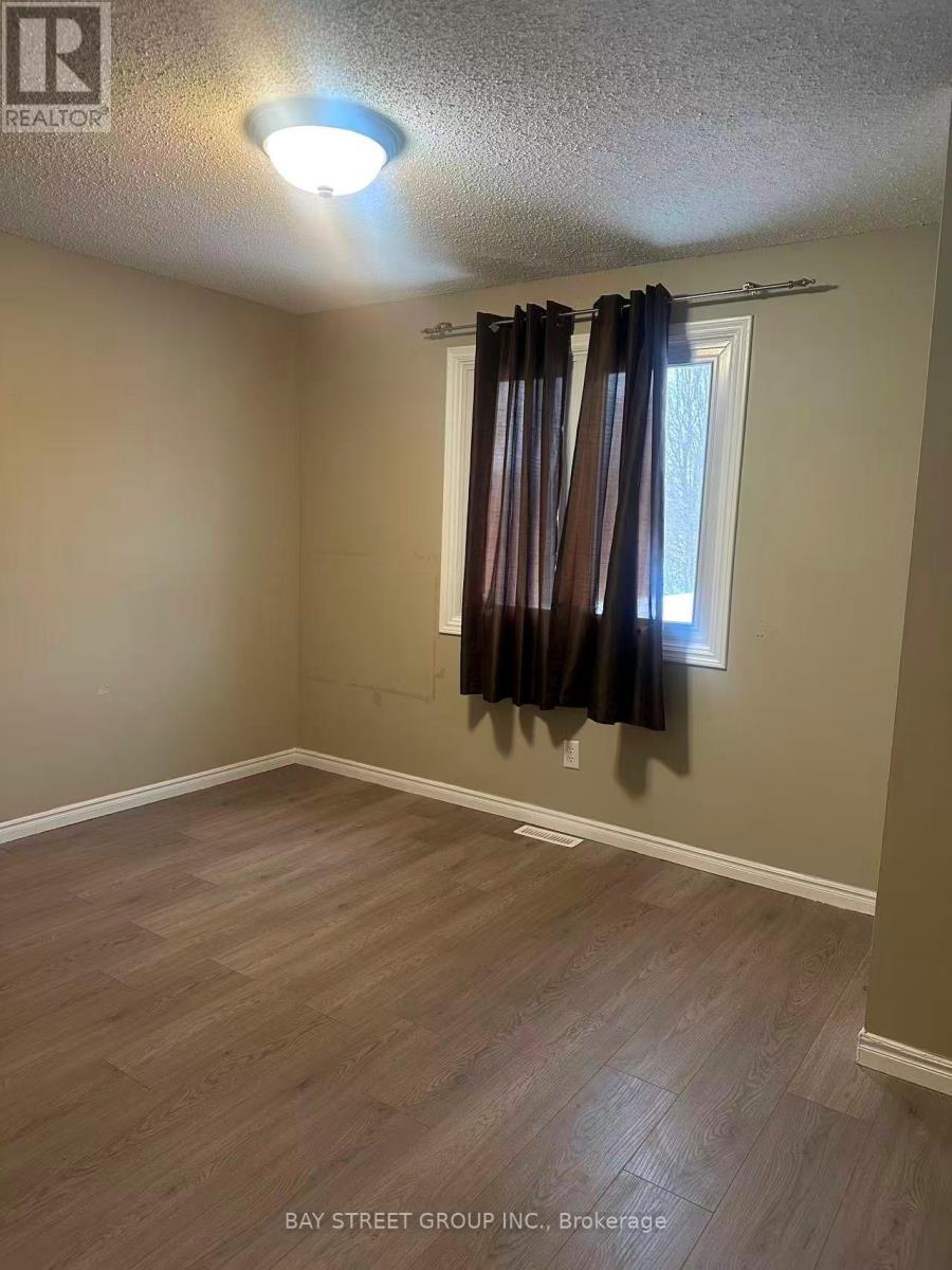 135 Walmer Gardens, London North, ON - Indoor Photo Showing Other Room