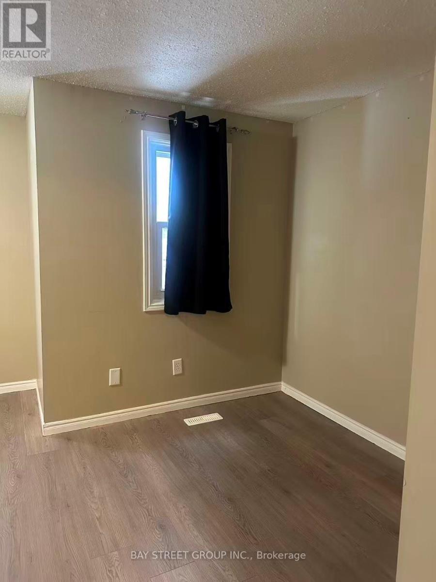 135 Walmer Gardens, London North, ON - Indoor Photo Showing Other Room