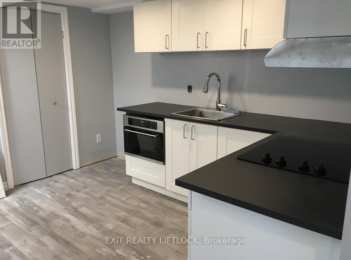 1252 Royal Drive, Peterborough (Northcrest Ward 5), ON - Indoor Photo Showing Kitchen