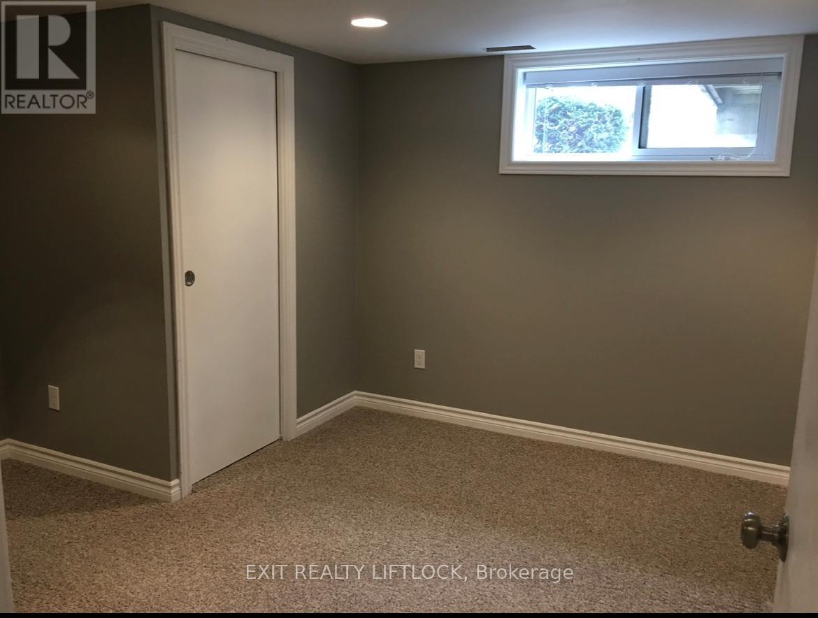 1252 Royal Drive, Peterborough (Northcrest Ward 5), ON - Indoor Photo Showing Other Room