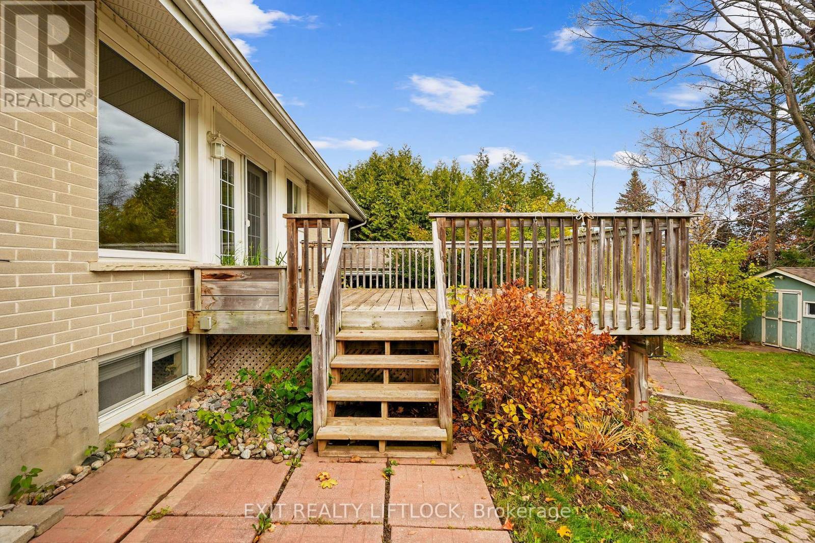 1252 Royal Drive, Peterborough (Northcrest Ward 5), ON - Outdoor