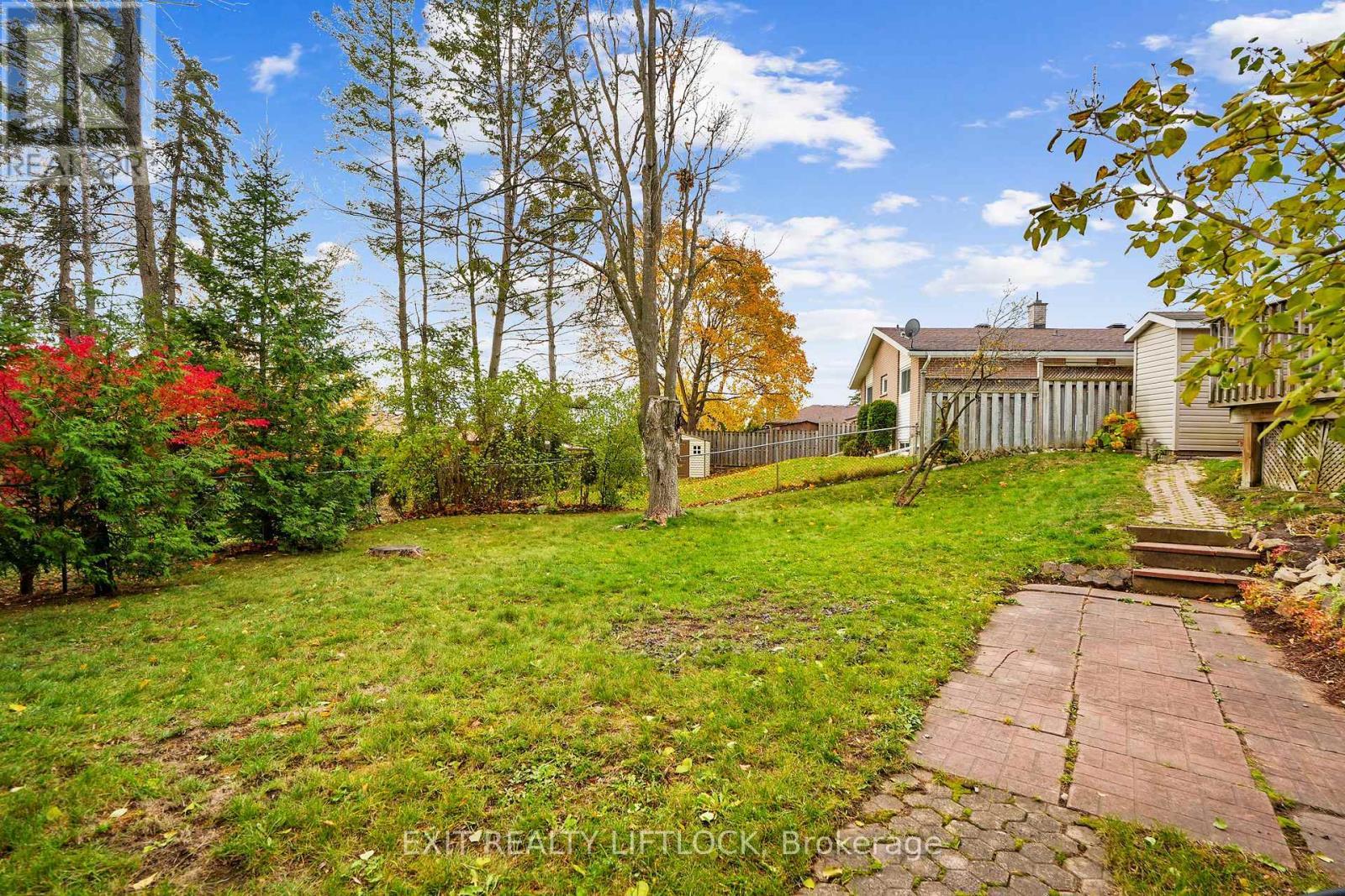 1252 Royal Drive, Peterborough (Northcrest Ward 5), ON - Outdoor