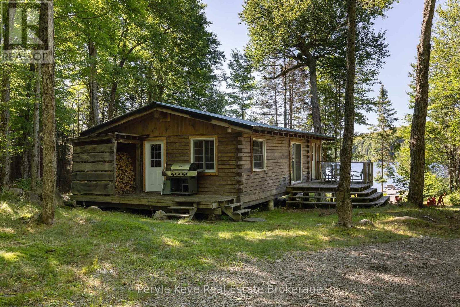 800+Sq Ft Off Grid Cabin Overlooking Lake - 3191 Hwy 518 Highway E, Kearney, ON - Outdoor