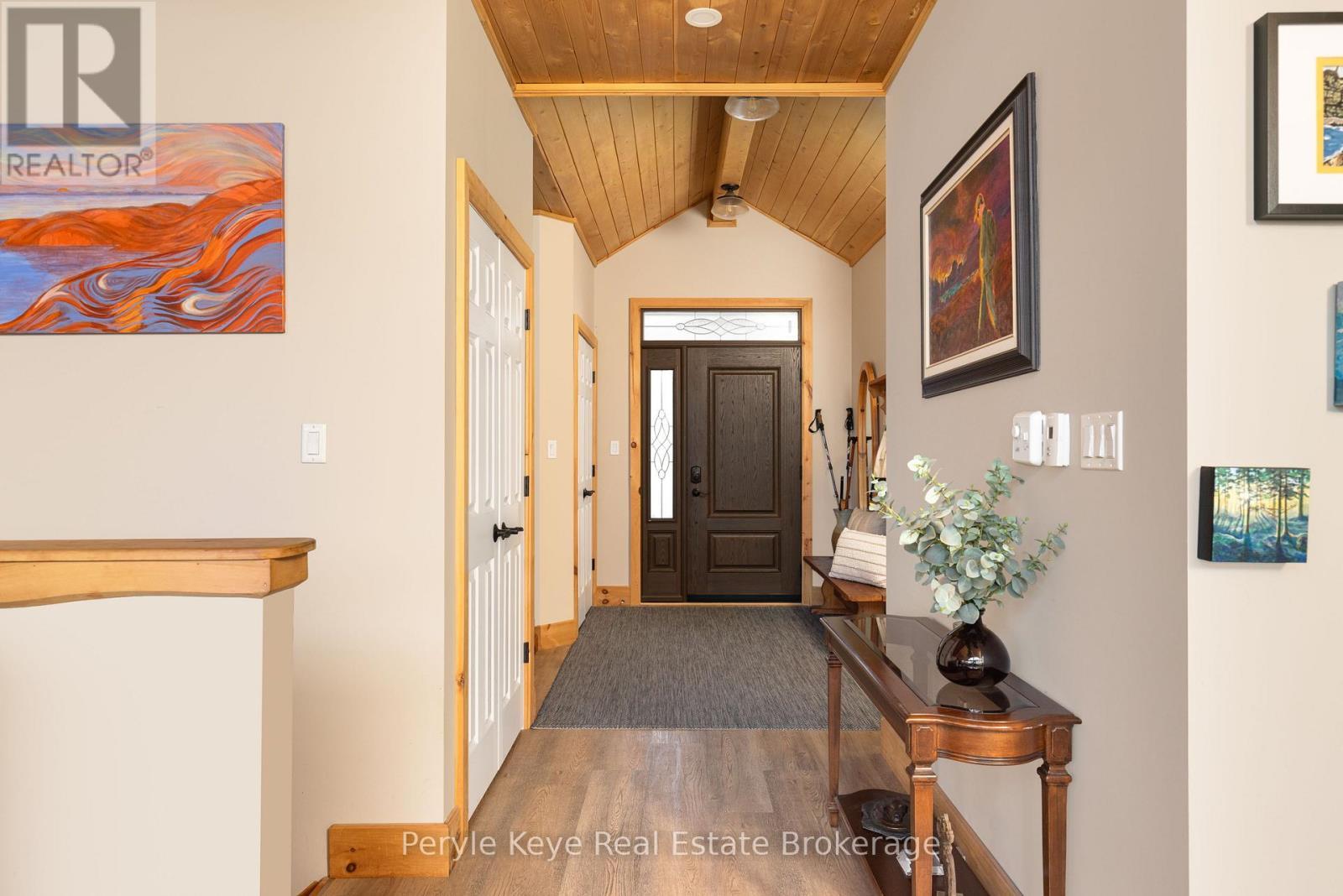 3191 Hwy 518 Highway E, Kearney, ON - Indoor Photo Showing Other Room