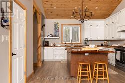 Custom Kitchen w/ Walk-in Pantry -