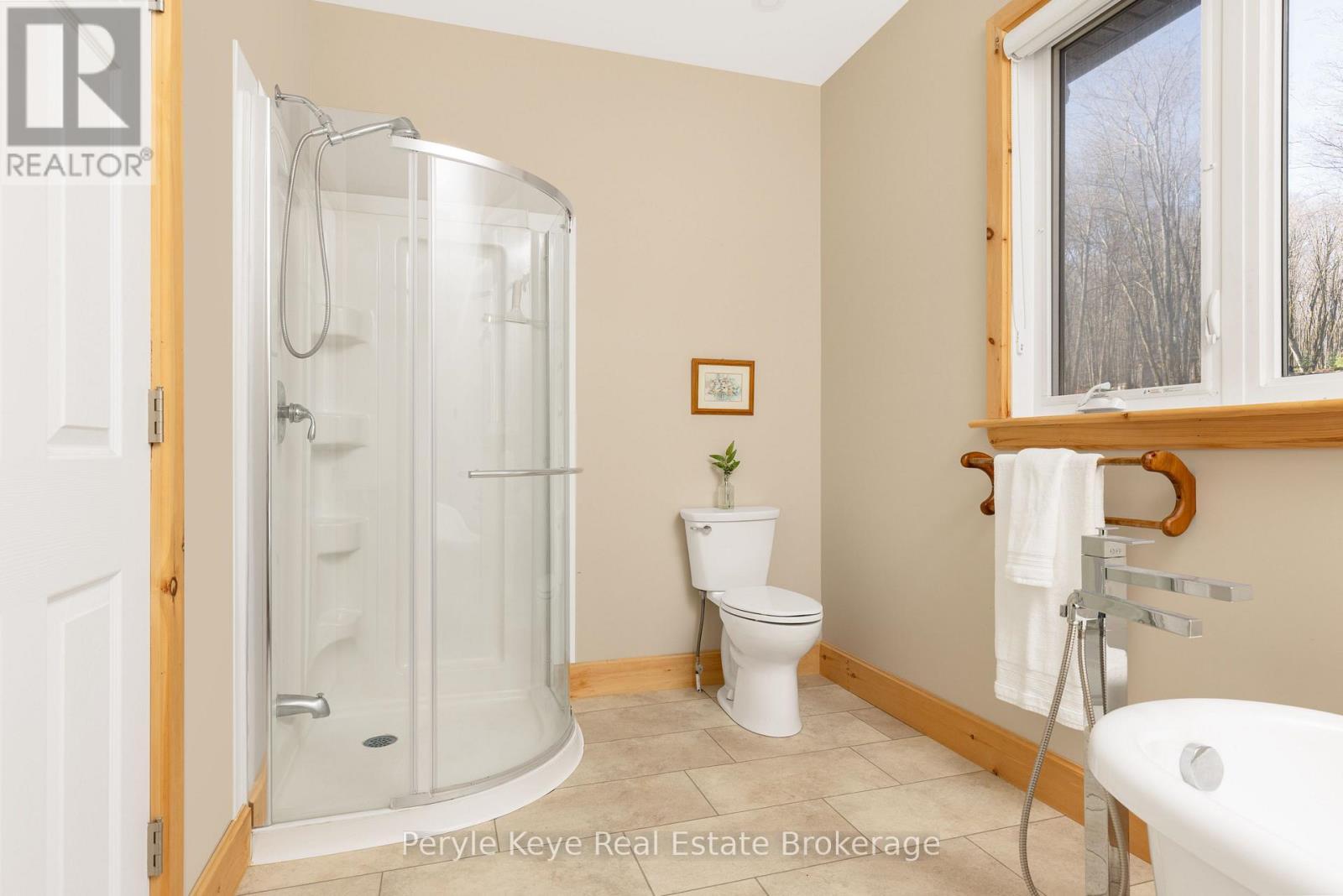 4PC Ensuite - 3191 Hwy 518 Highway E, Kearney, ON - Indoor Photo Showing Bathroom