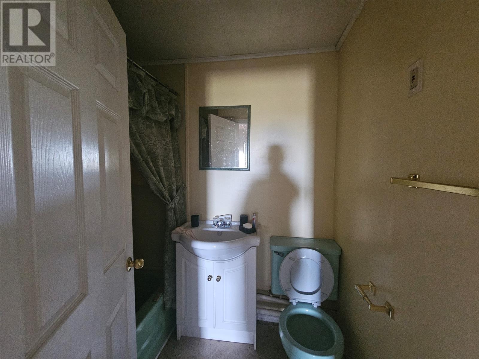 633 Main Street, Burin, NL - Indoor