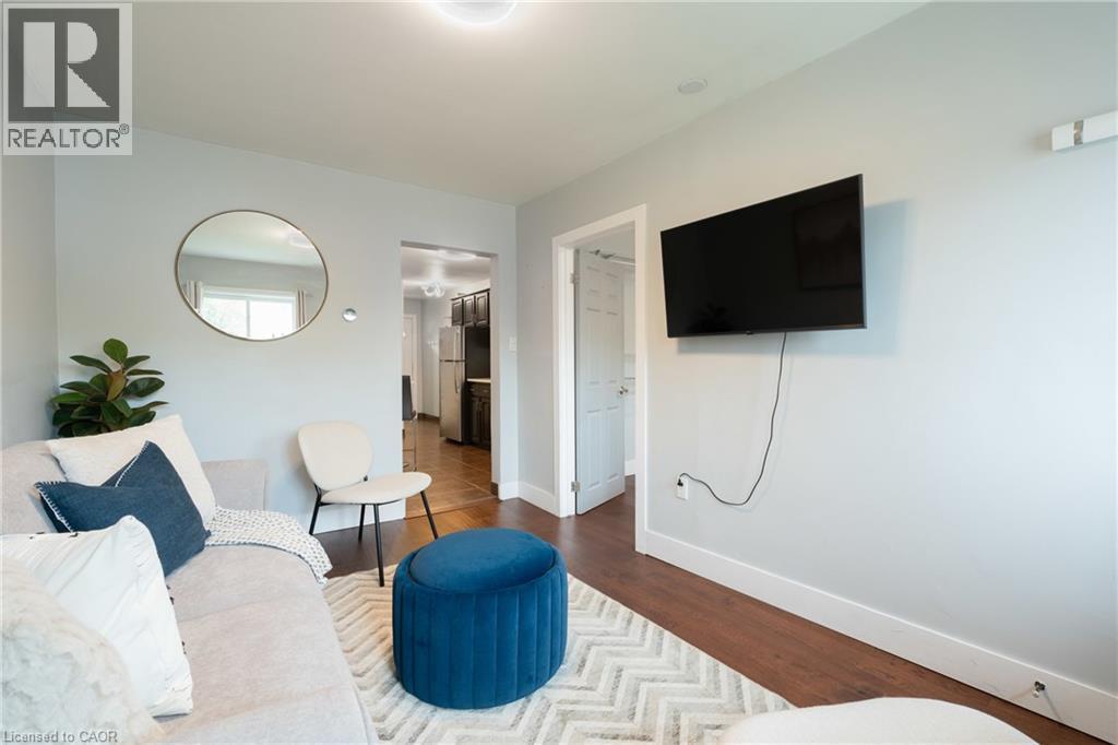 787 Knox Avenue, Hamilton, ON - Indoor Photo Showing Other Room