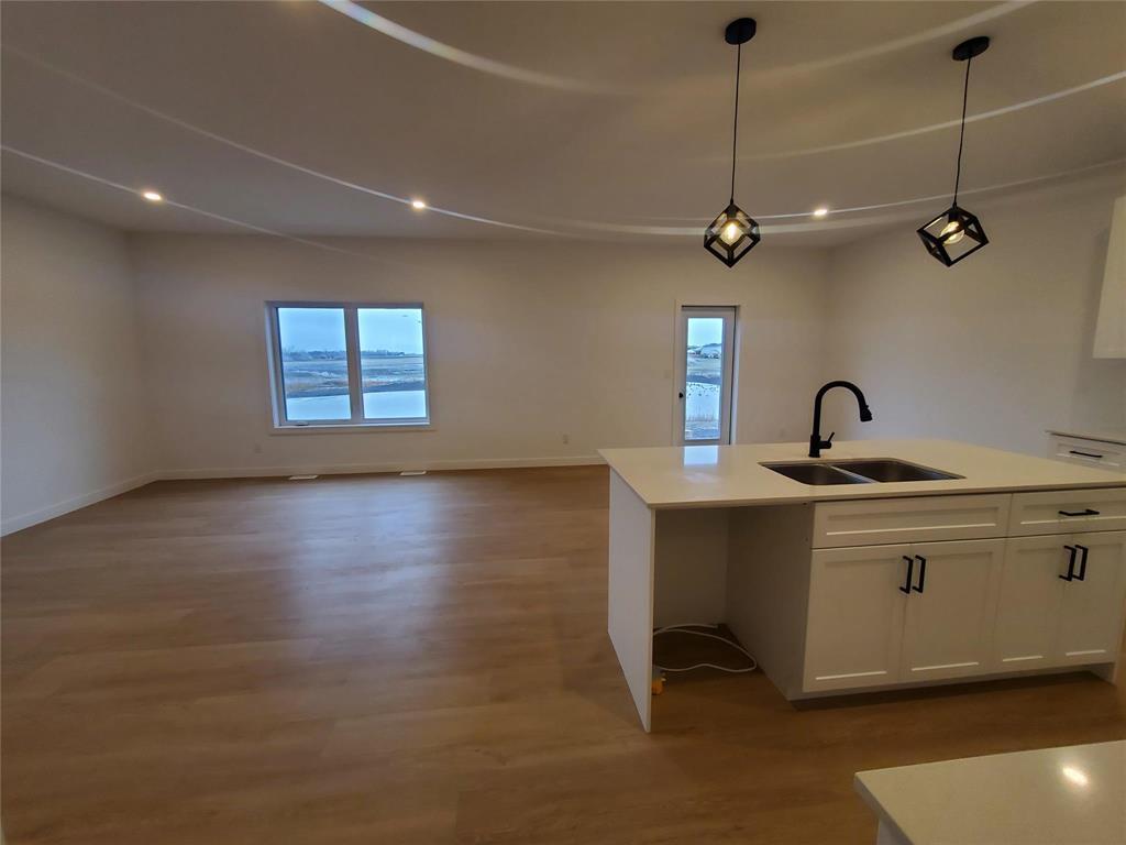 415 Sandpiper Trail, Landmark, MB - Indoor Photo Showing Other Room