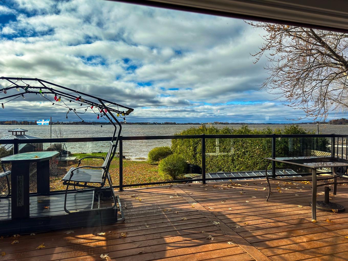 Patio - 30 Rue Paquette, Grenville-Sur-La-Rouge, QC - Outdoor With View
