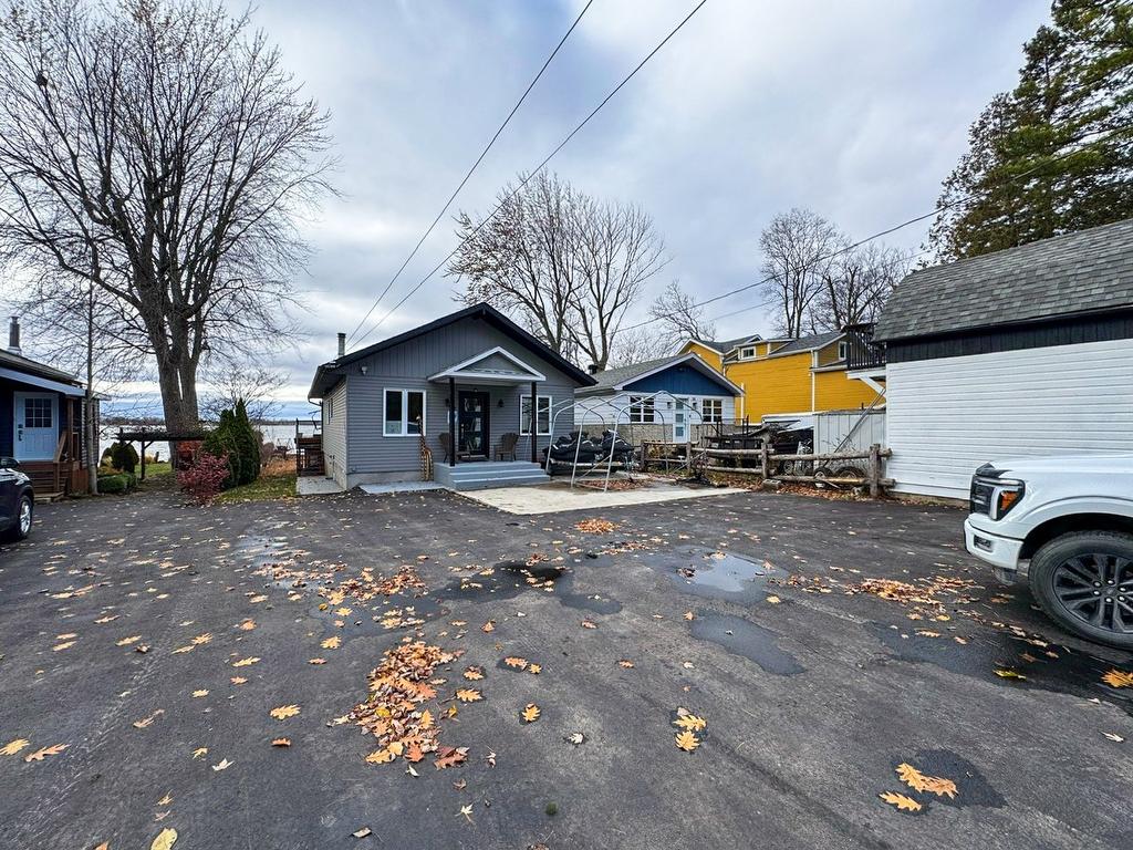 Frontage - 30 Rue Paquette, Grenville-Sur-La-Rouge, QC - Outdoor
