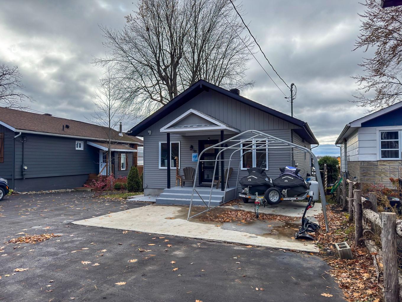 Frontage - 30 Rue Paquette, Grenville-Sur-La-Rouge, QC - Outdoor With Facade