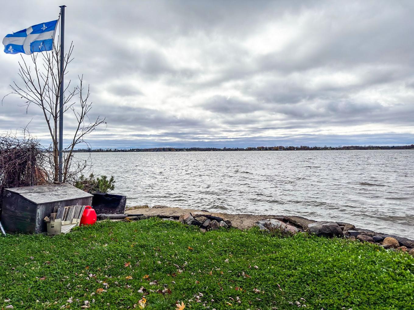 Waterfront - 30 Rue Paquette, Grenville-Sur-La-Rouge, QC - Outdoor With Body Of Water With View