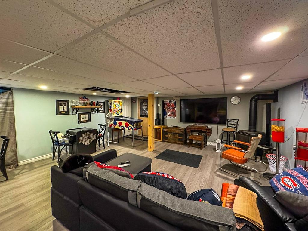 Family room - 30 Rue Paquette, Grenville-Sur-La-Rouge, QC - Indoor Photo Showing Basement