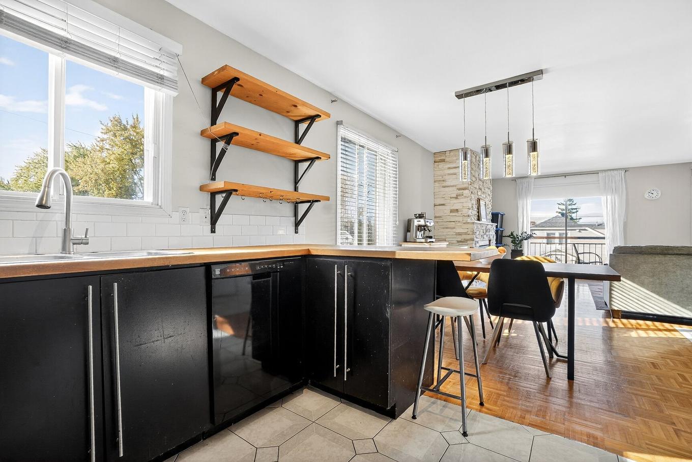 Cuisine - 7558 Rue Broadway, Montréal (Lasalle), QC - Indoor Photo Showing Kitchen