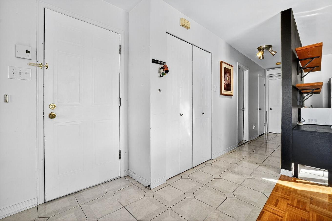 Hall d'entrée/Vestibule - 7558 Rue Broadway, Montréal (Lasalle), QC - Indoor Photo Showing Other Room