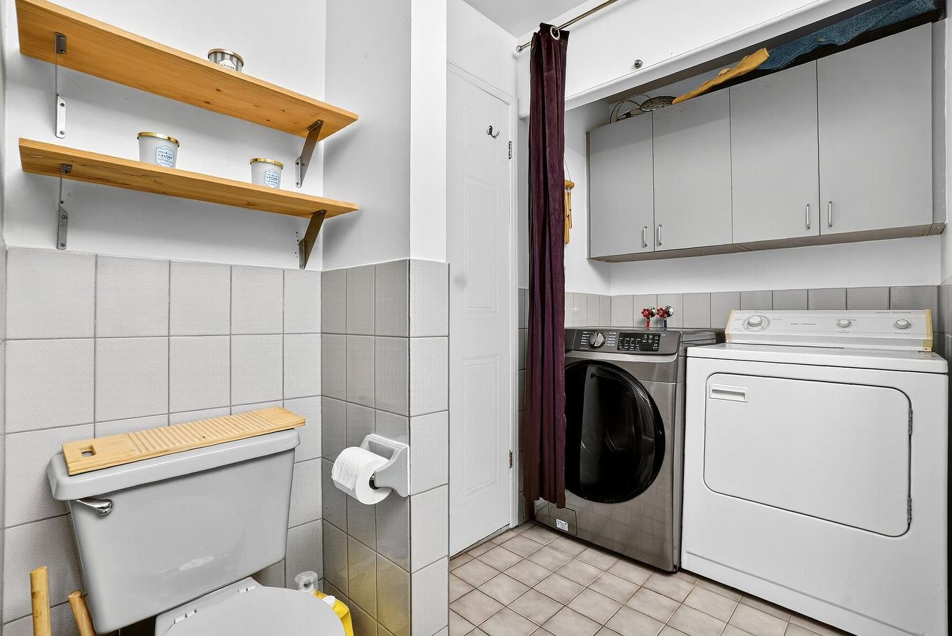 Salle de bains - 7558 Rue Broadway, Montréal (Lasalle), QC - Indoor Photo Showing Laundry Room