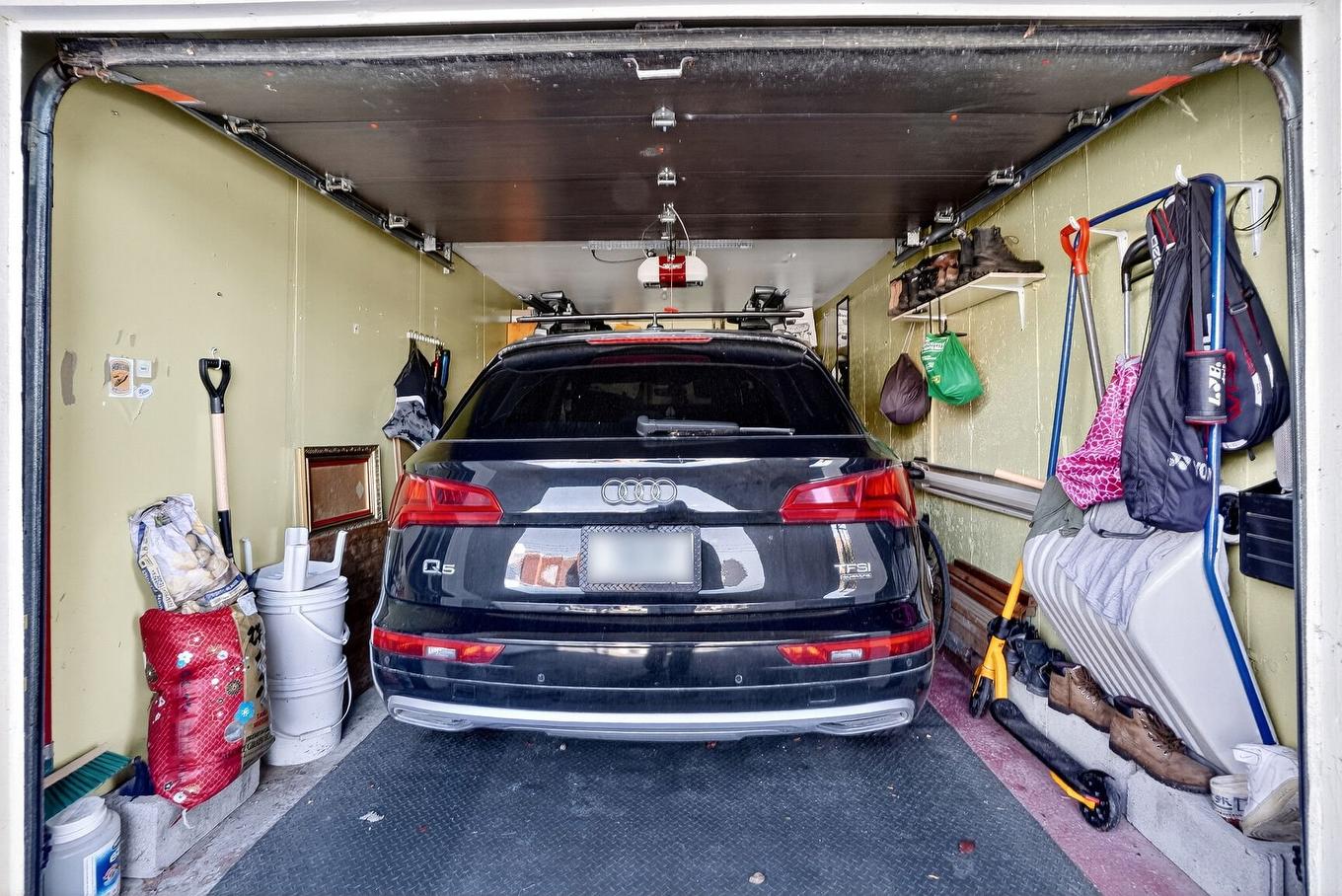 Garage - 7558 Rue Broadway, Montréal (Lasalle), QC - Indoor Photo Showing Garage