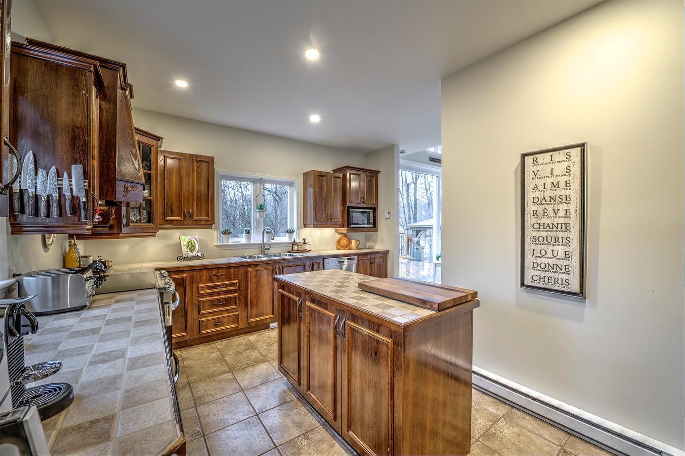 Cuisine - 2132 Rue Du Vallon, Saint-Jérôme, QC - Indoor Photo Showing Kitchen
