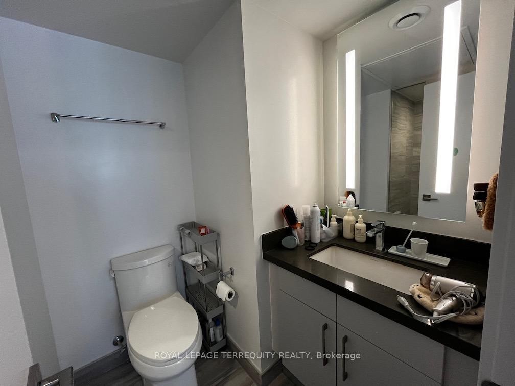 1609-188 Cumberland Street, Toronto, ON - Indoor Photo Showing Bathroom