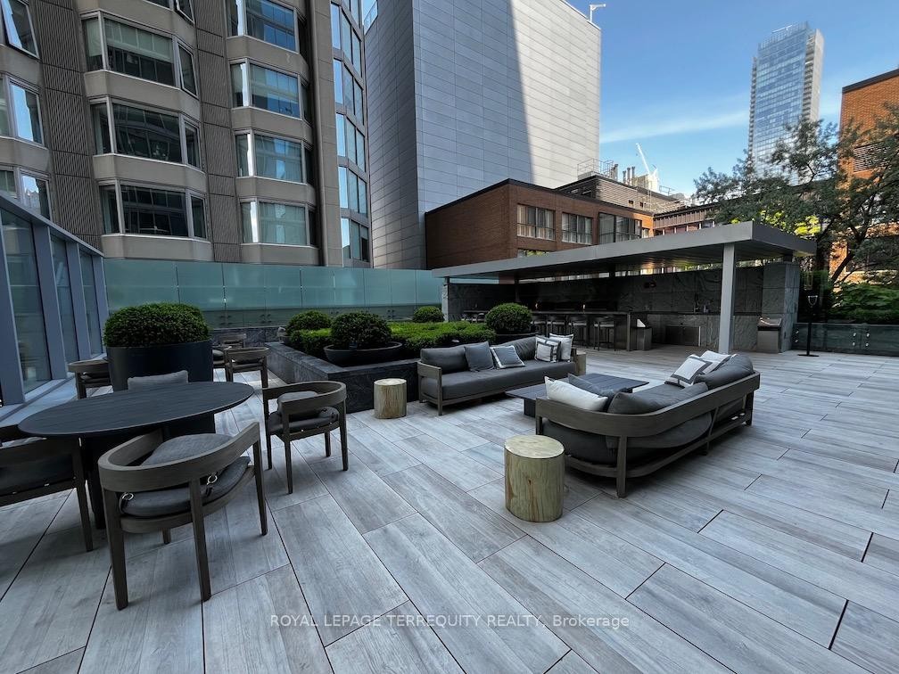 1609-188 Cumberland Street, Toronto, ON - Outdoor