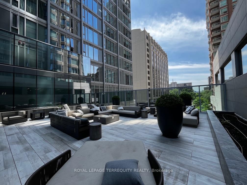 1609-188 Cumberland Street, Toronto, ON - Outdoor