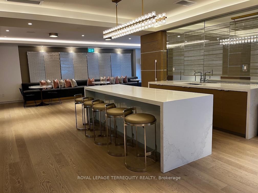 1609-188 Cumberland Street, Toronto, ON - Indoor