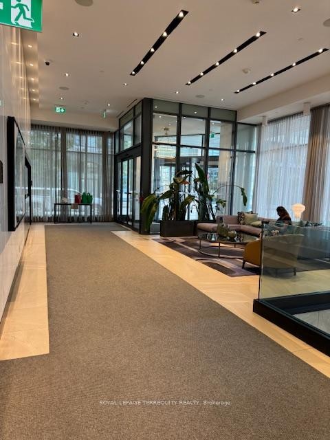 307-1 Edgewater Drive, Toronto, ON - Indoor Photo Showing Other Room