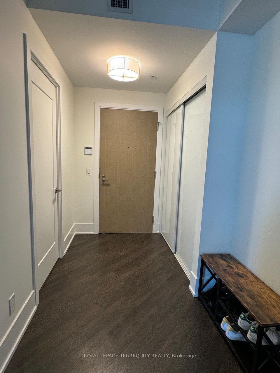 307-1 Edgewater Drive, Toronto, ON - Indoor Photo Showing Other Room