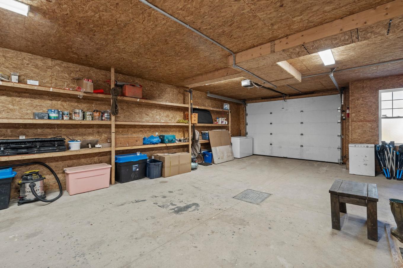 Garage - 1091 Rue Du Cardinal, Saint-Jérôme, QC - Indoor Photo Showing Garage