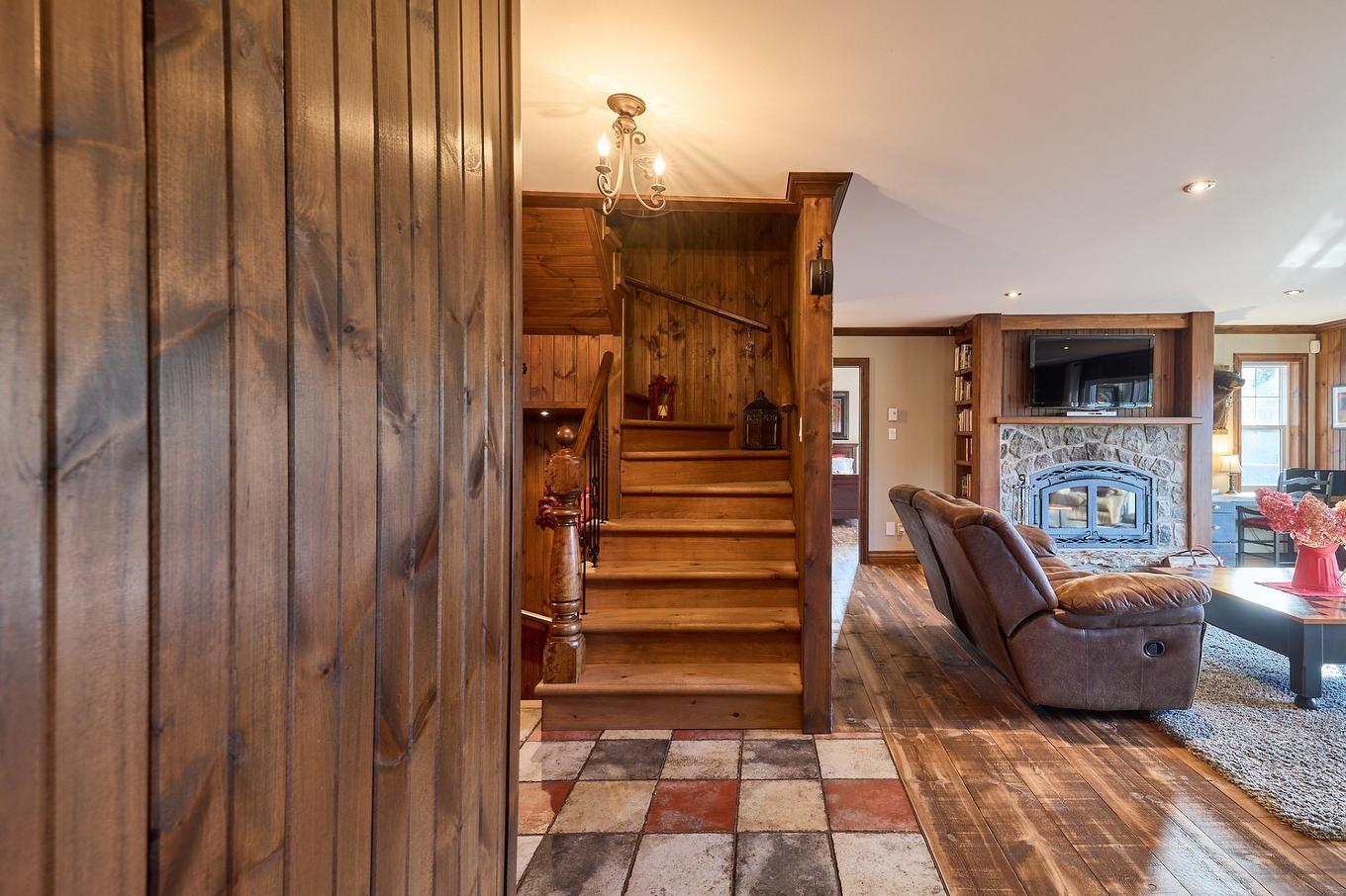 Passageway - 6265 Ch. Des Hauteurs, Sainte-Adèle, QC - Indoor With Fireplace