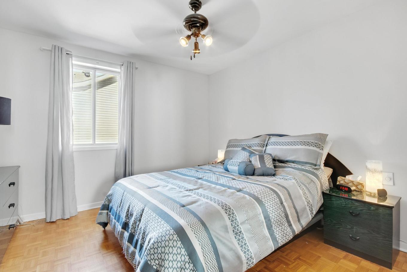 Chambre à coucher principale - 54 2E Avenue N., Montréal (Pierrefonds-Roxboro), QC - Indoor Photo Showing Bedroom