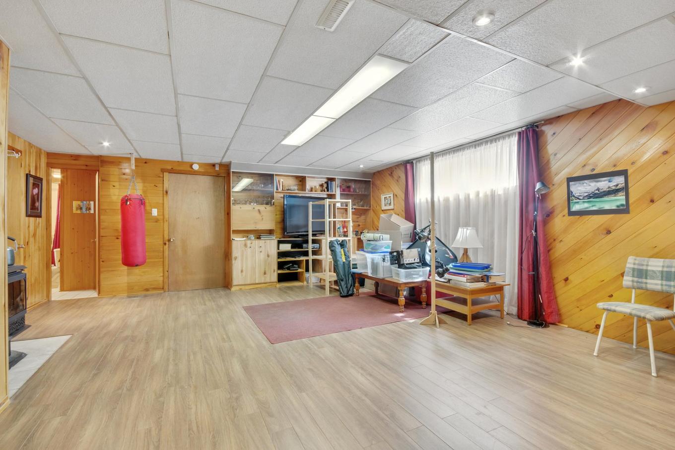 Salle familiale - 54 2E Avenue N., Montréal (Pierrefonds-Roxboro), QC - Indoor