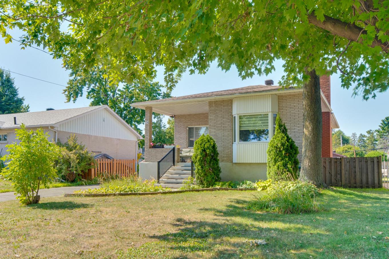 Extérieur - 54 2E Avenue N., Montréal (Pierrefonds-Roxboro), QC - Outdoor