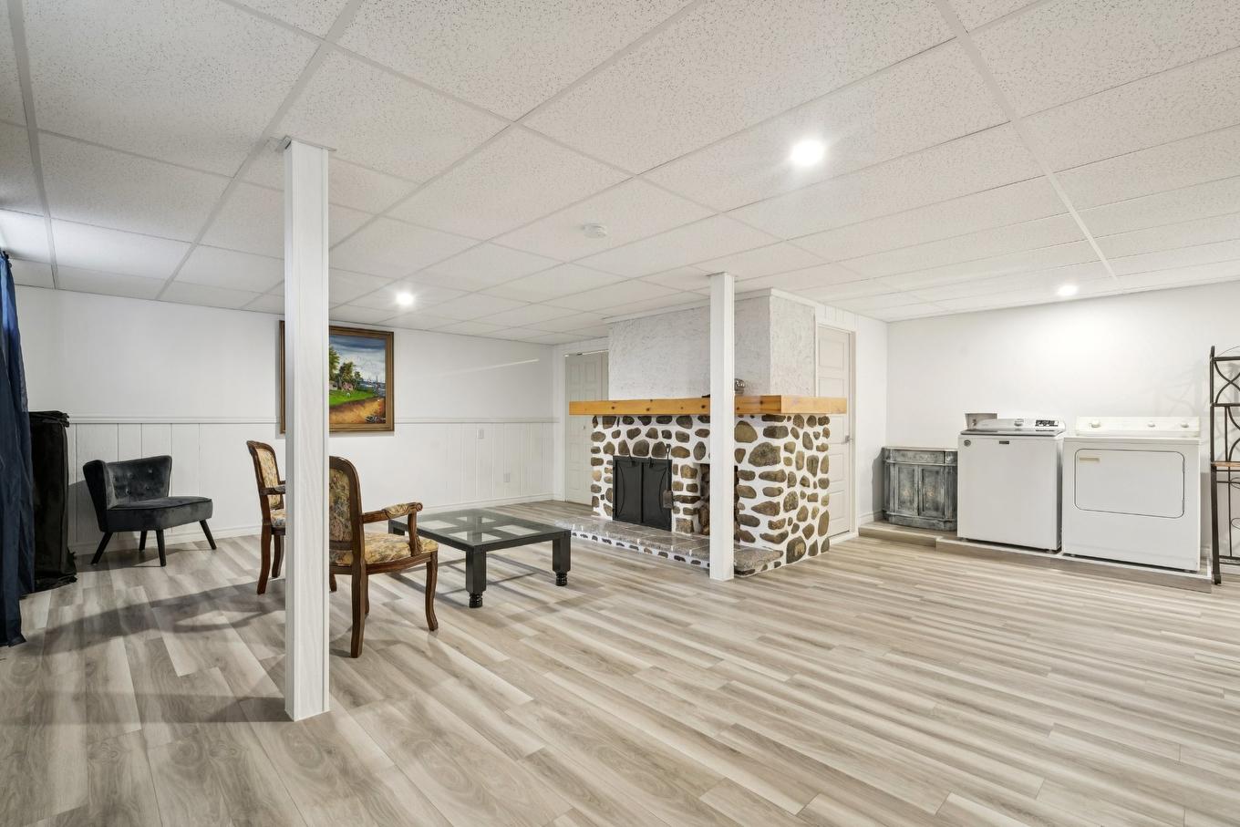 Salle familiale - 5595 Ch. St-Roch, Sorel-Tracy, QC - Indoor Photo Showing Laundry Room