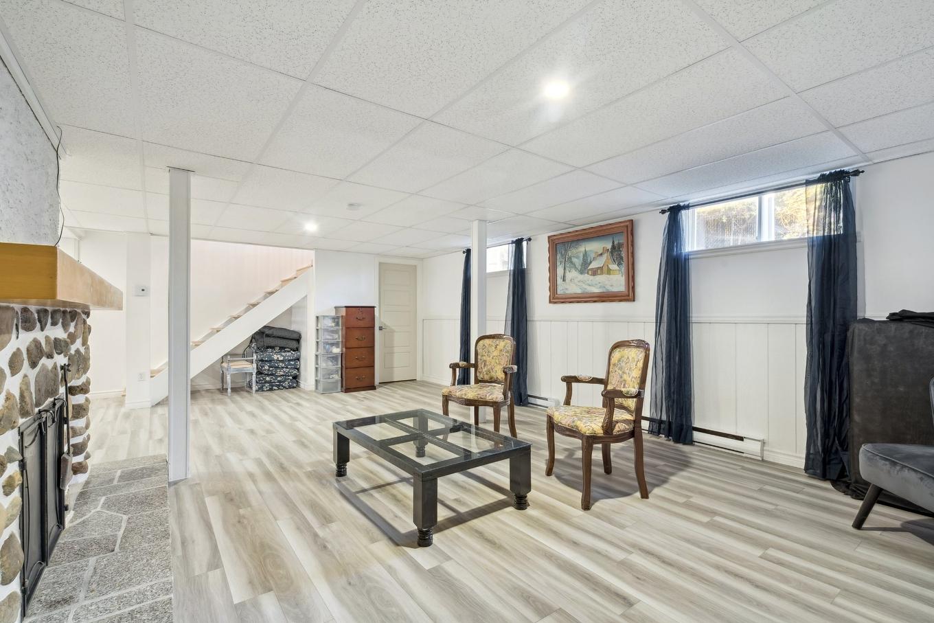 Salle familiale - 5595 Ch. St-Roch, Sorel-Tracy, QC - Indoor