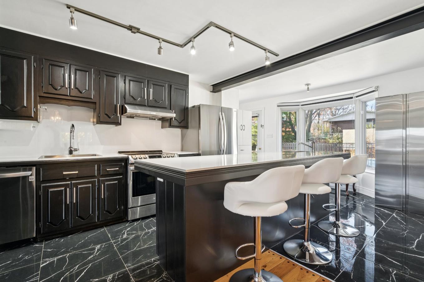 Cuisine - 5595 Ch. St-Roch, Sorel-Tracy, QC - Indoor Photo Showing Kitchen With Upgraded Kitchen