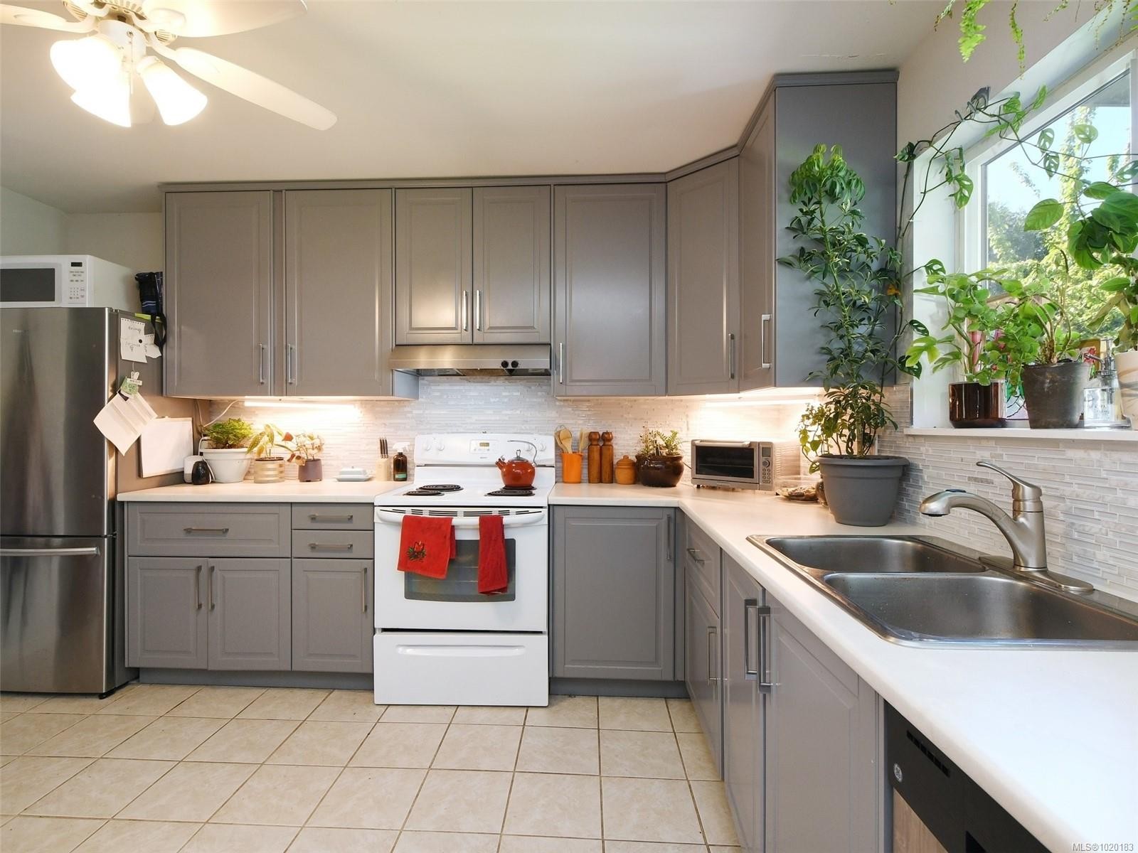 3944 Rainbow St, Saanich, BC