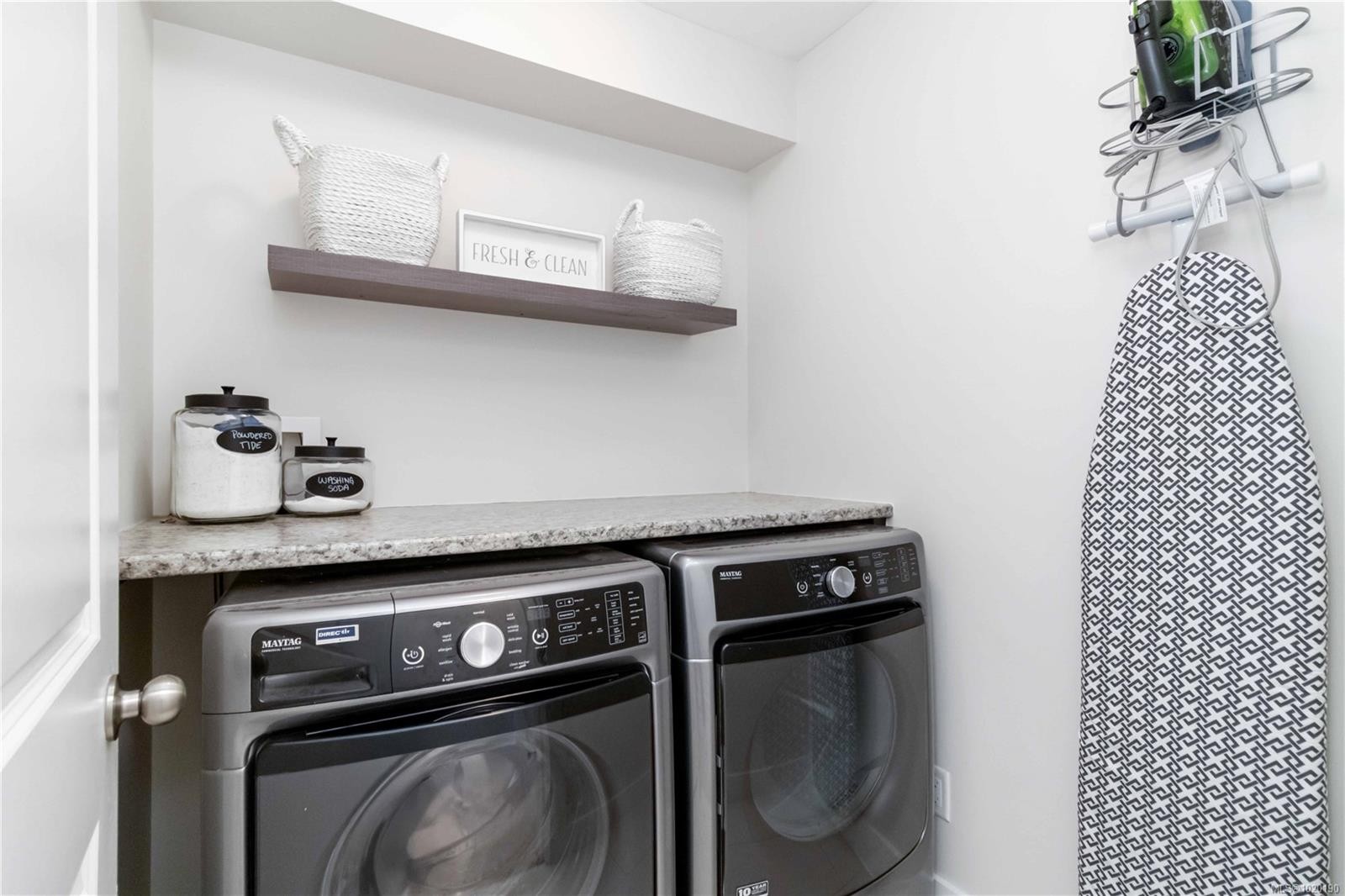 1182 Sikorsky Rd, Langford, BC