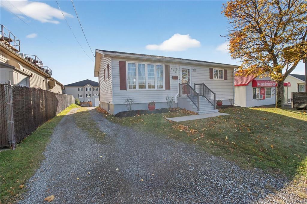 500 Champlain, Dieppe, NB