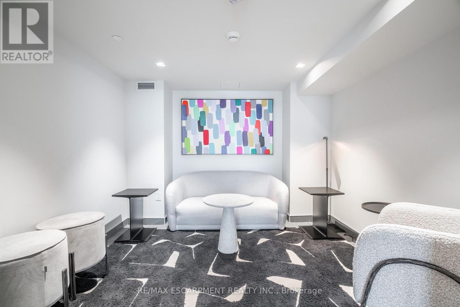 1504 - 1 Jarvis Street, Hamilton, ON - Indoor