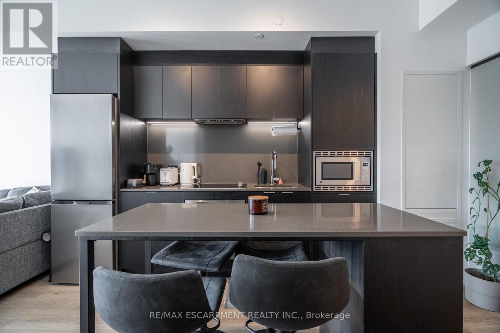 1504 - 1 Jarvis Street, Hamilton, ON - Indoor Photo Showing Kitchen