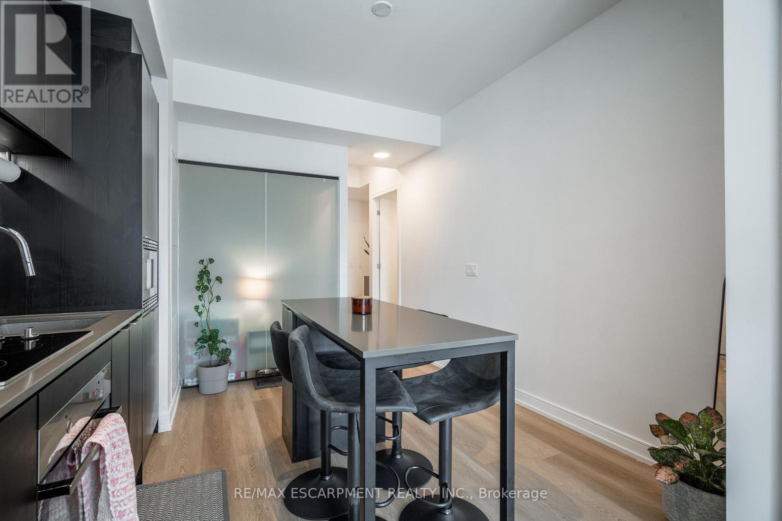 1504 - 1 Jarvis Street, Hamilton, ON - Indoor