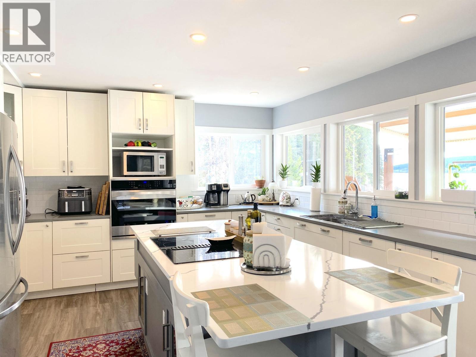 6627 Mcnolty Road, 100 Mile House, BC - Indoor Photo Showing Kitchen With Double Sink