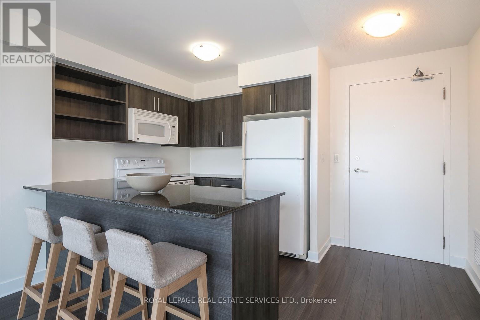 527 - 120 Dallimore Circle, Toronto, ON - Indoor