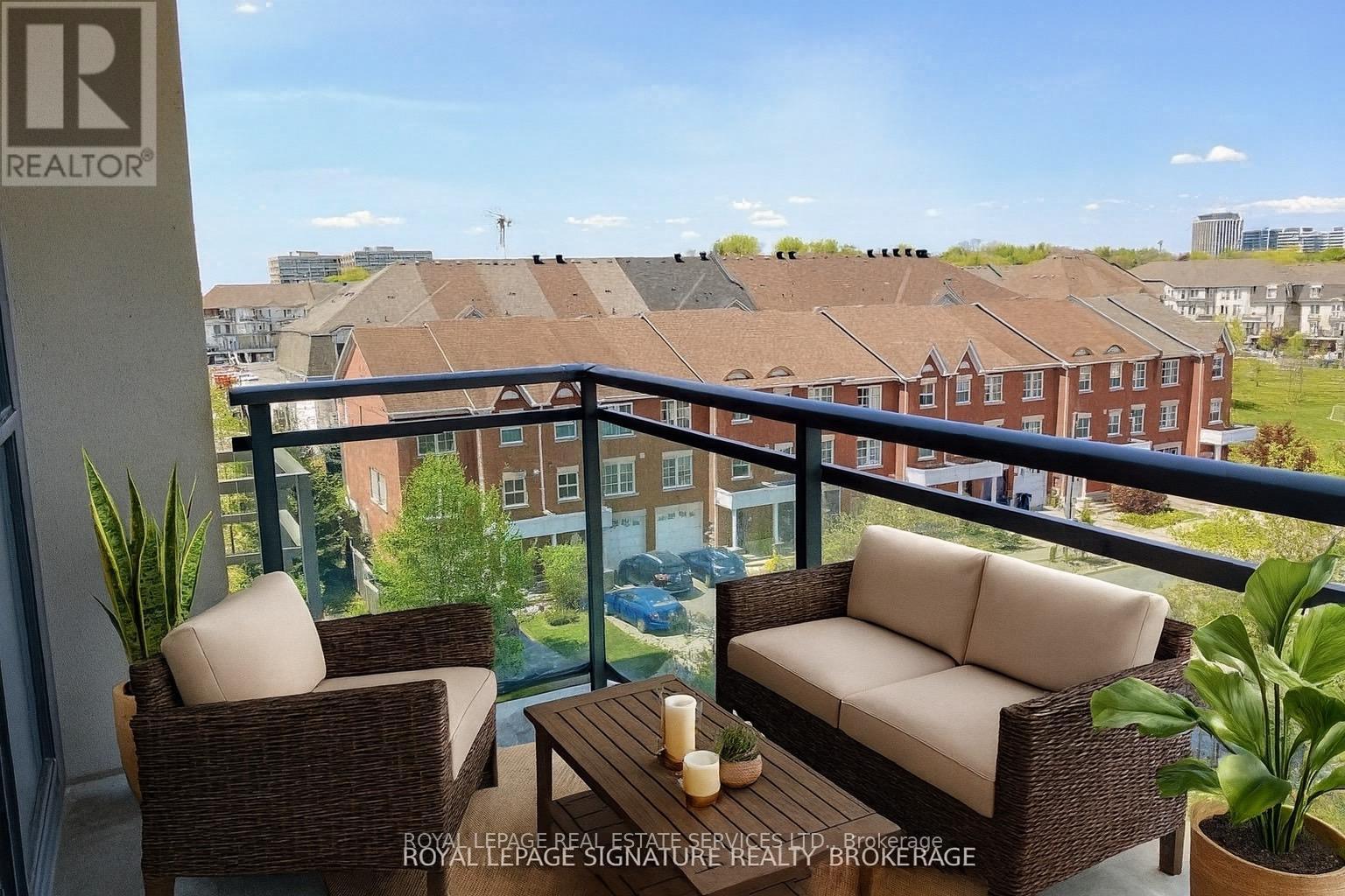 527 - 120 Dallimore Circle, Toronto, ON - Outdoor