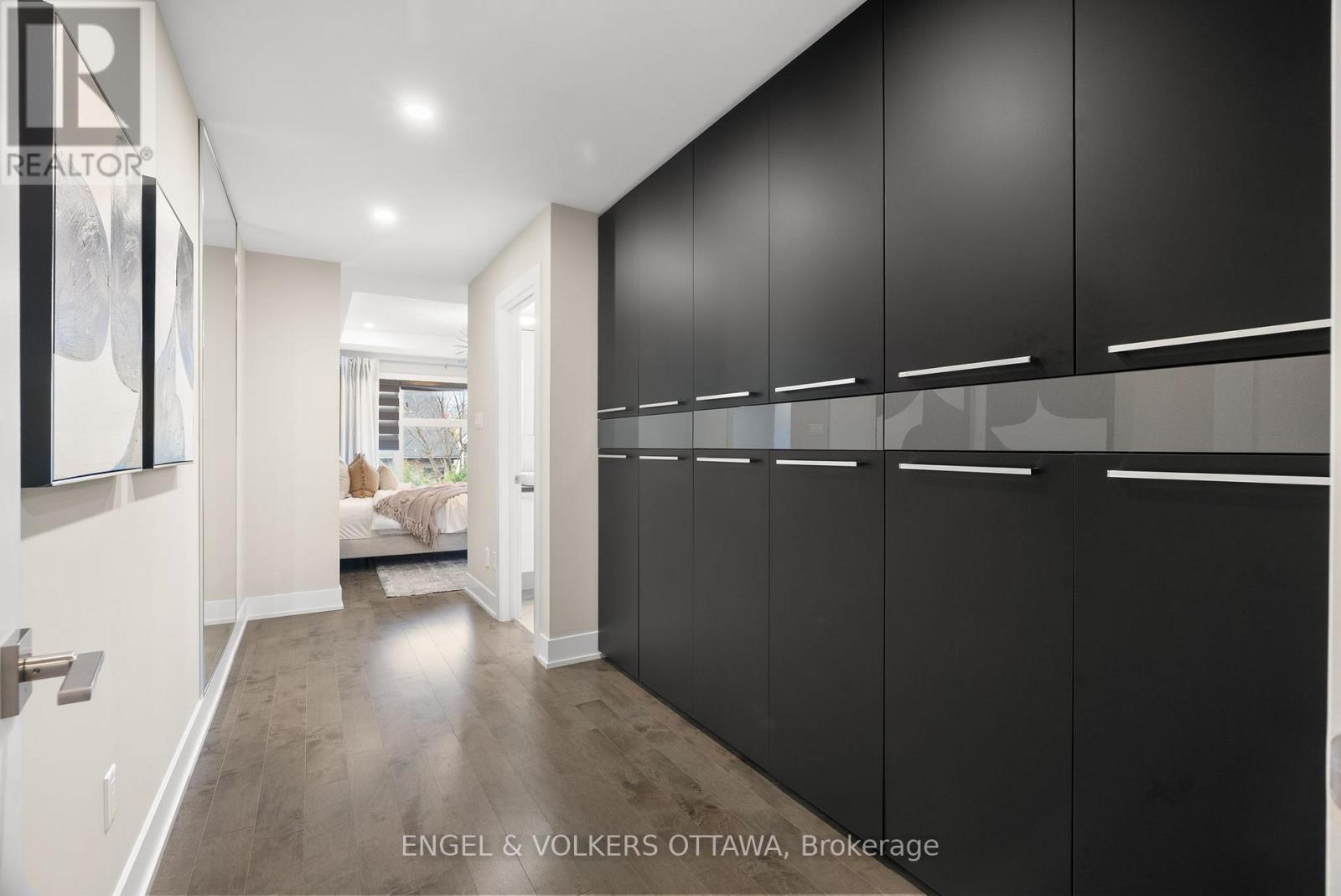 190 Northwestern Avenue, Ottawa, ON - Indoor Photo Showing Other Room